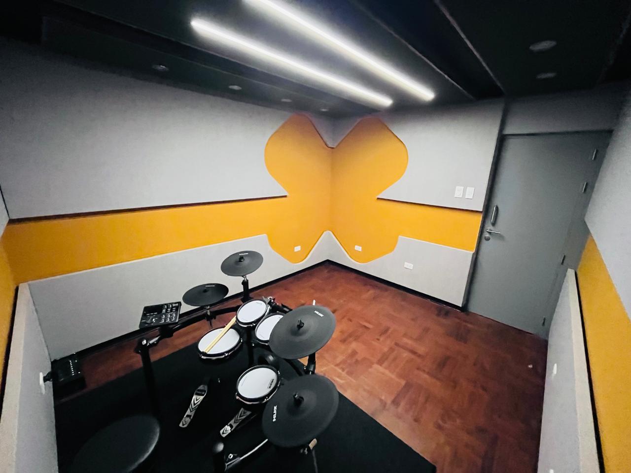 Sala Indie | Sala Pop | Sala de ensayo en Miraflores, Lima, Perú | Hush