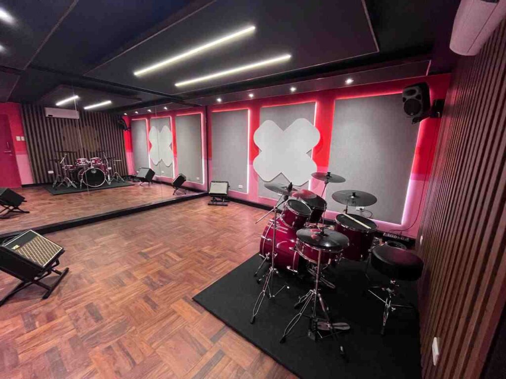 Sala Pop Sala de ensayo en Miraflores, Lima, Perú Hush